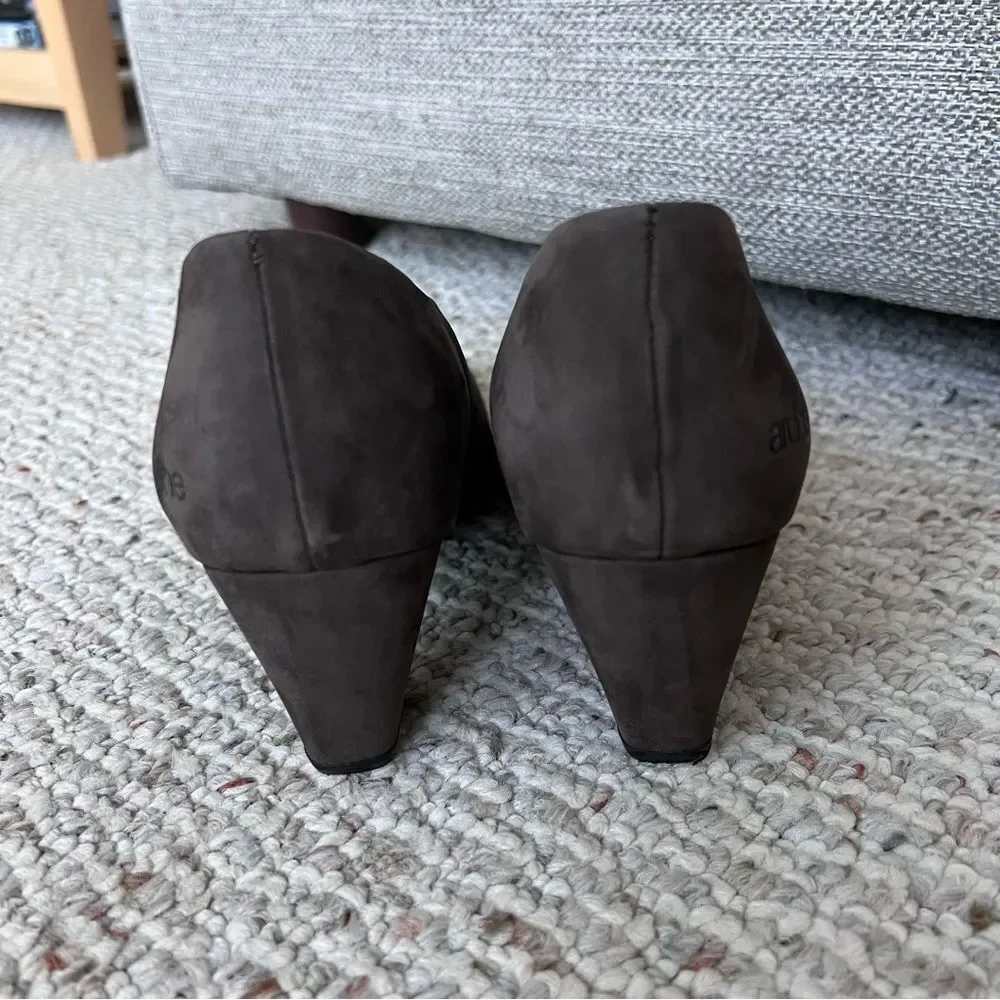 ARCHE LN Suede Nubuck Leather Block Heels